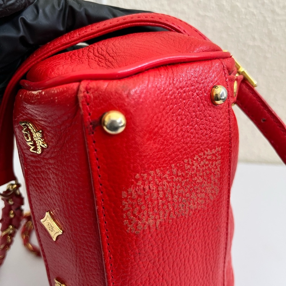 MCM Scarlet Backpack with Gold Details - Picture 6 of 12